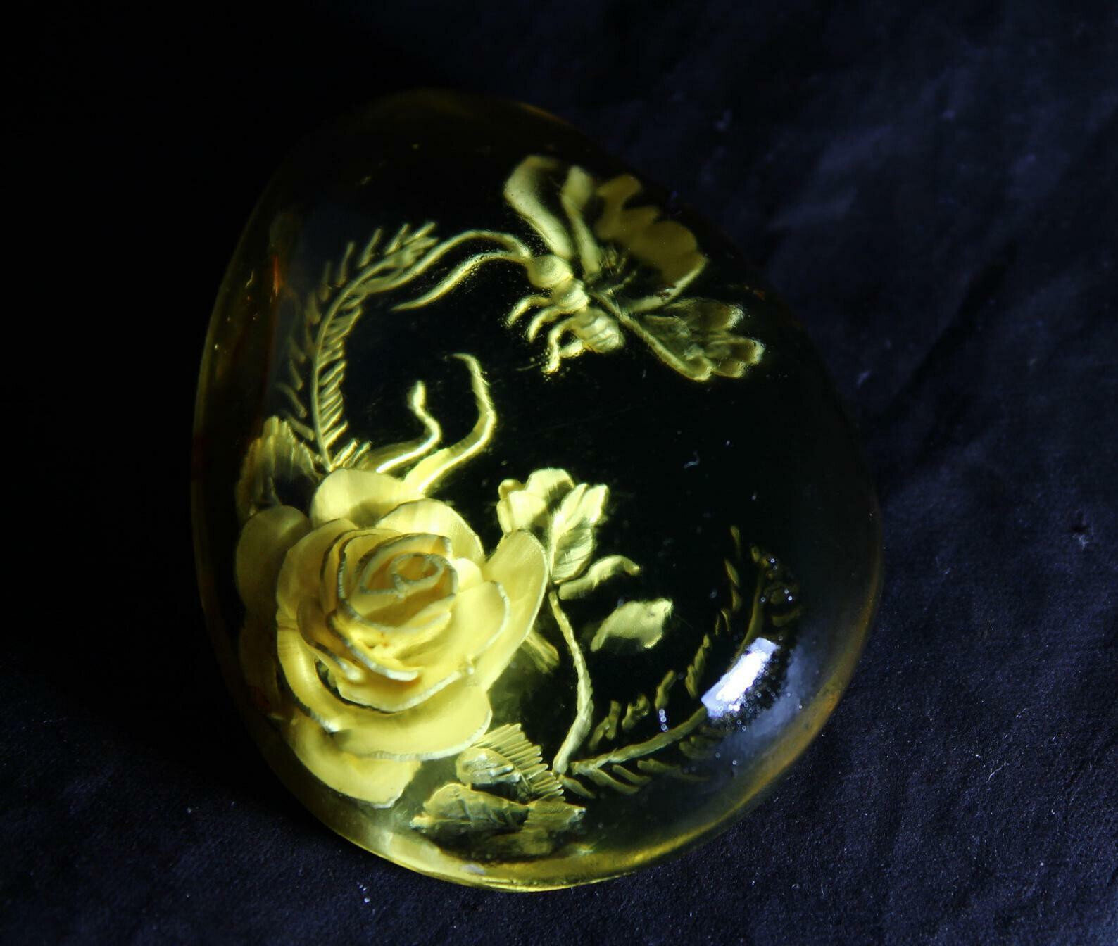 Impressive 3D Hand Carved Natural Clear Yellow Amber Carving Rose with Butterfly – photo 5