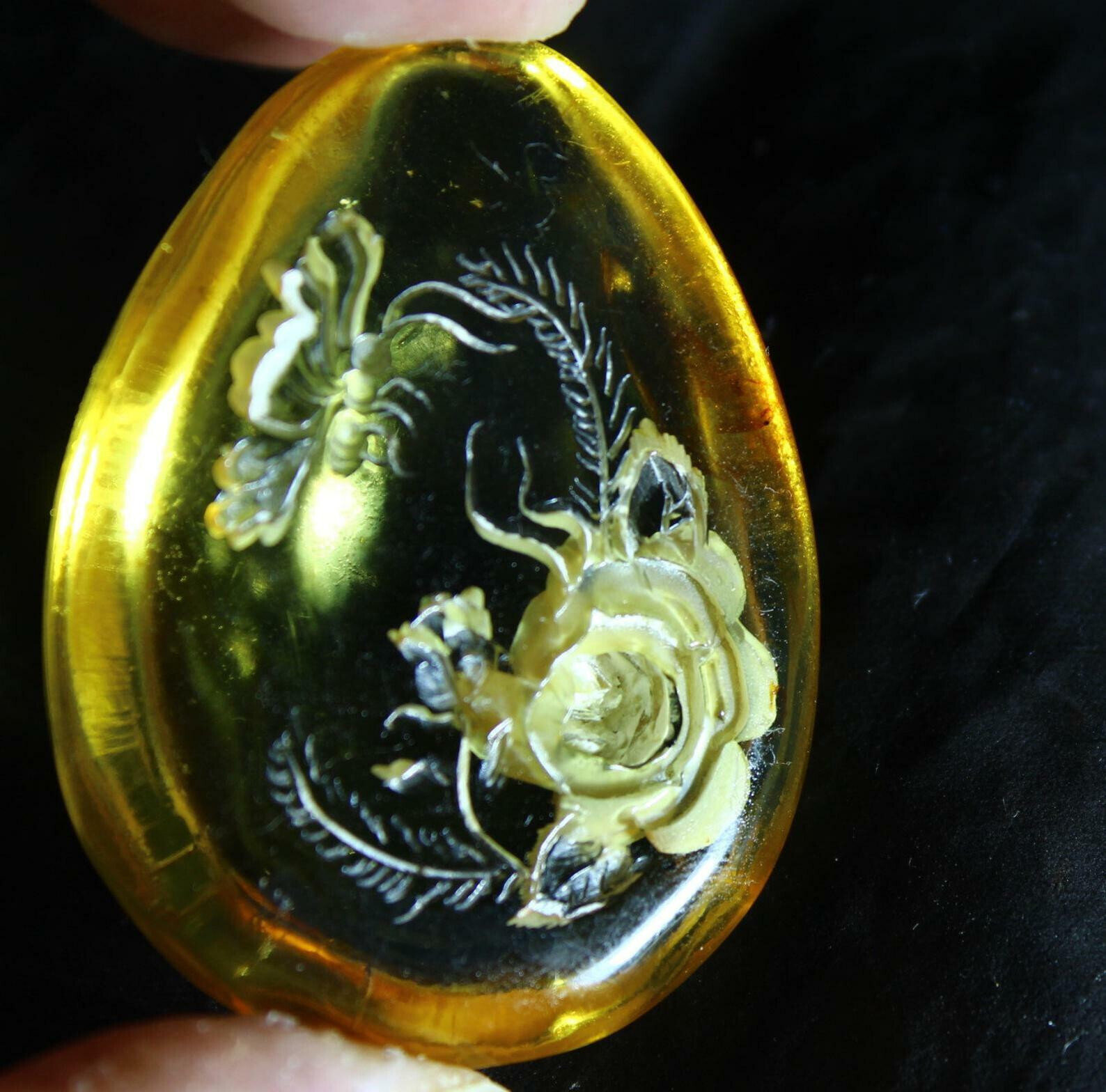 Impressive 3D Hand Carved Natural Clear Yellow Amber Carving Rose with Butterfly – photo 9