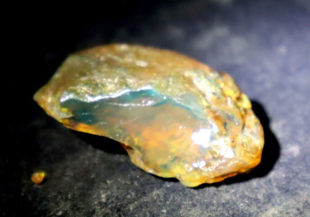 Exquisite Natural Dominican Clear Light Blue Amber Rough Specimen 42mm 10.3g – photo 6
