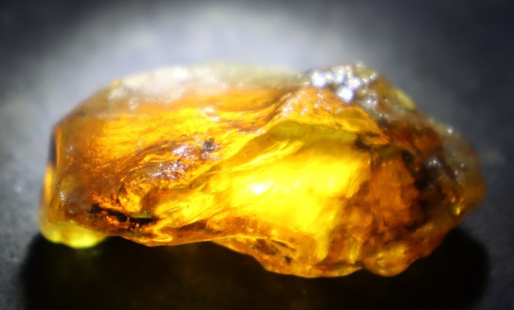 Exquisite Natural Dominican Clear Light Blue Amber Rough Specimen 42mm 10.3g – photo 10