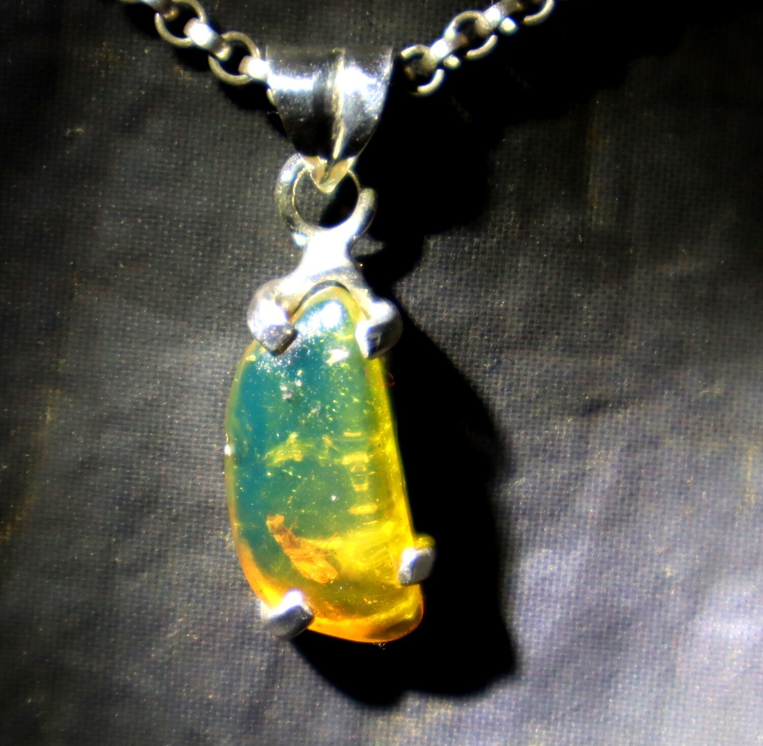 Authentic Green Blue Amber 925 Sterling Silver Freeform Pendant 29mm Fossil – photo 9