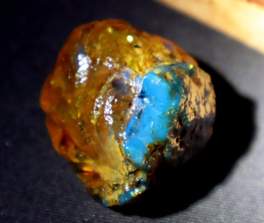 Impressive Natural Dominican Clear Sky Blue Amber Rough Specimen 36mm 14.1g – photo 3
