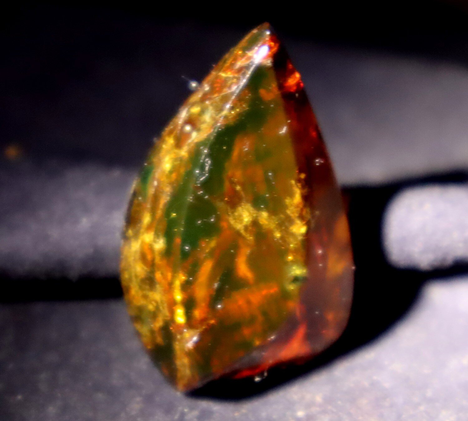 Impressive Natural Dominican Transparent Orange Green Amber Polished Stone 32mm – photo 4