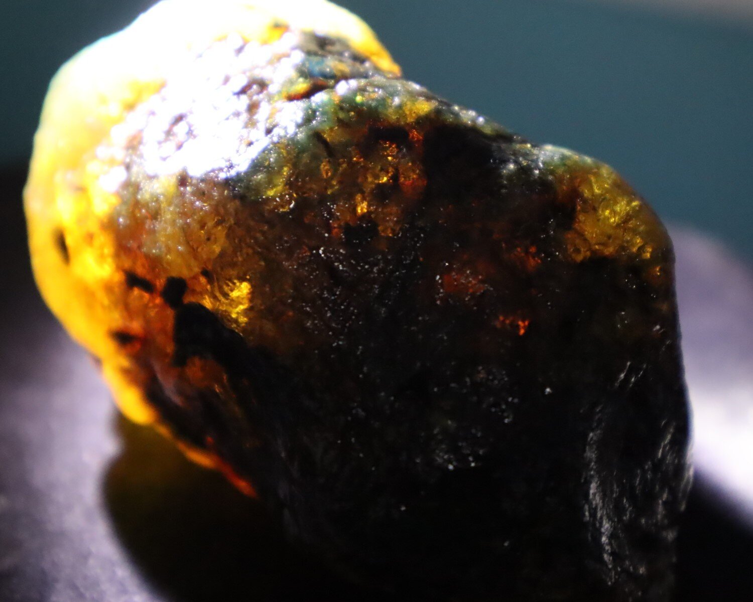 Beautiful Natural Dominican Translucent Green Blue Amber Rough Specimen 81mm 96g – photo 7