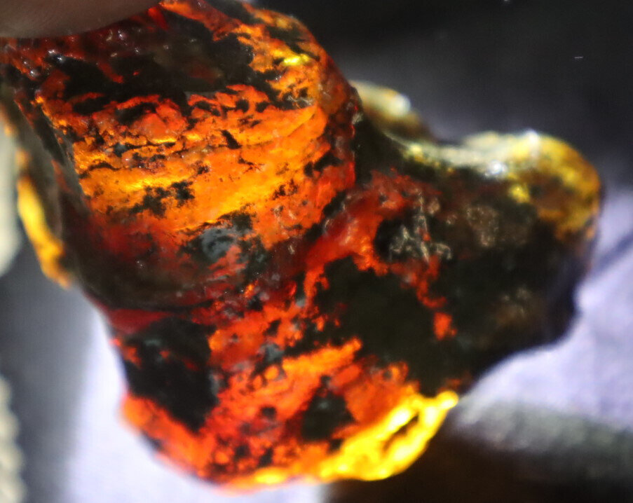 Beautiful Natural Dominican Clear Green Blue Amber Rough Specimen 66mm 67.2g – photo 13
