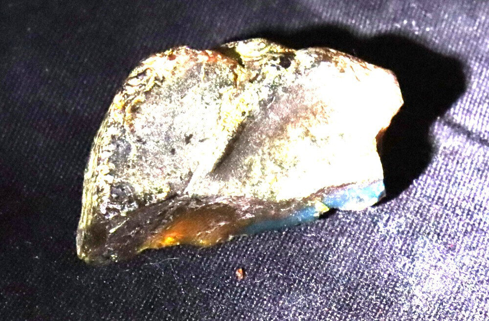 Beautiful Natural Dominican Clear Green Blue Amber Rough Specimen 44mm 12g – photo 9