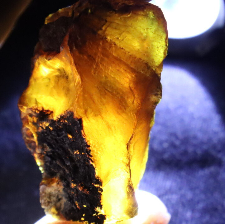 Beautiful Natural Dominican Clear Green Blue Amber Rough Specimen 44mm 12g – photo 11