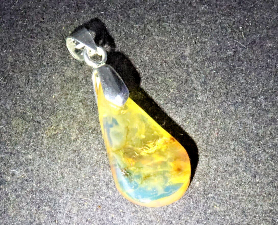 Exquisite Authentic Natural Dominican Clear Yellow Blue Amber Pendant 38mm – photo 3