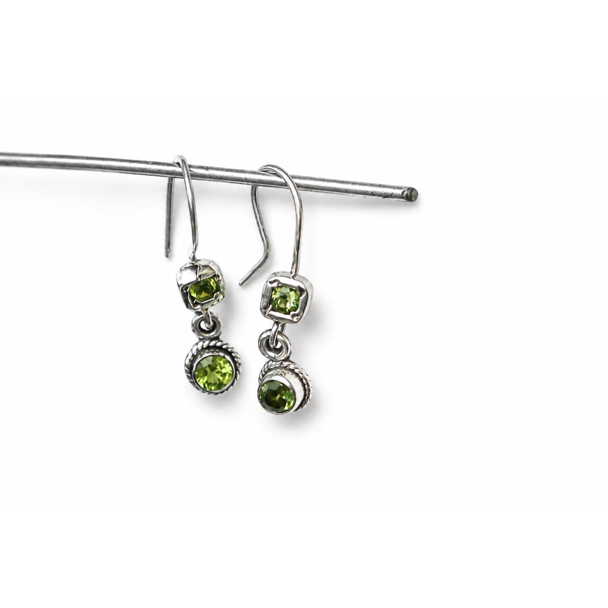 Clear OLIVE green Peridot round 18k Gold Plated On Sterling Earrings 28 mm – photo 2