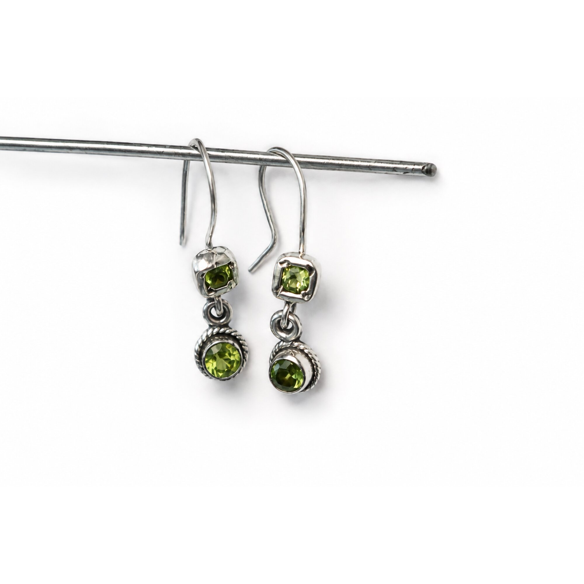 Clear OLIVE green Peridot round 18k Gold Plated On Sterling Earrings 28 mm – photo 7