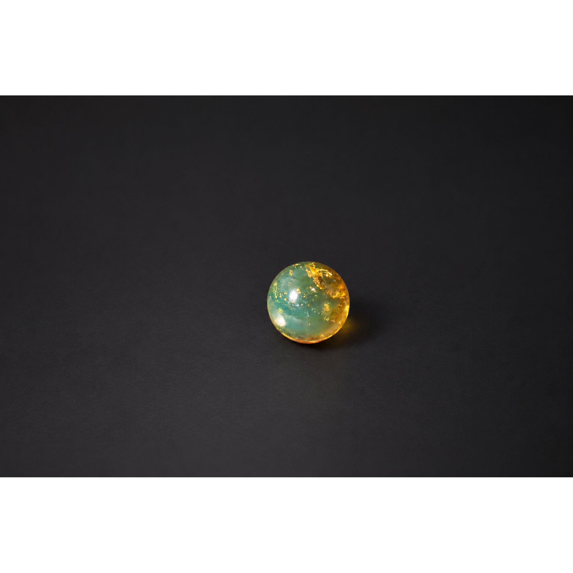 Earth mined yellow blue Dominican amber sphere/ball 17.6mm – photo 8