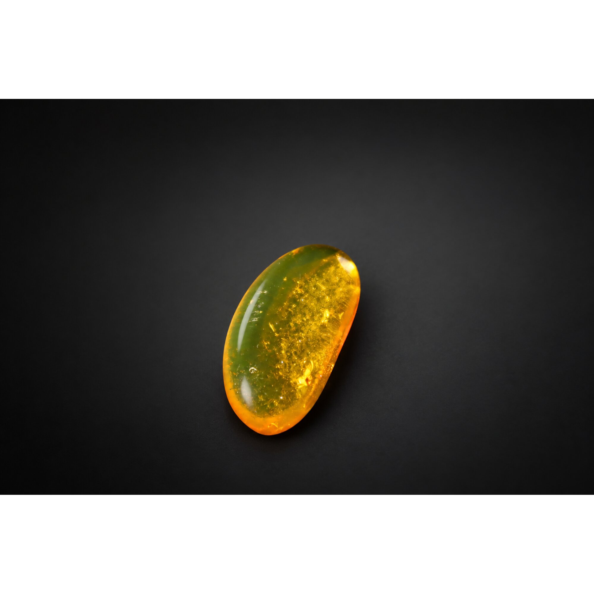 Real yellow orange Dominican amber spider and wasps stone 28mm – photo 5