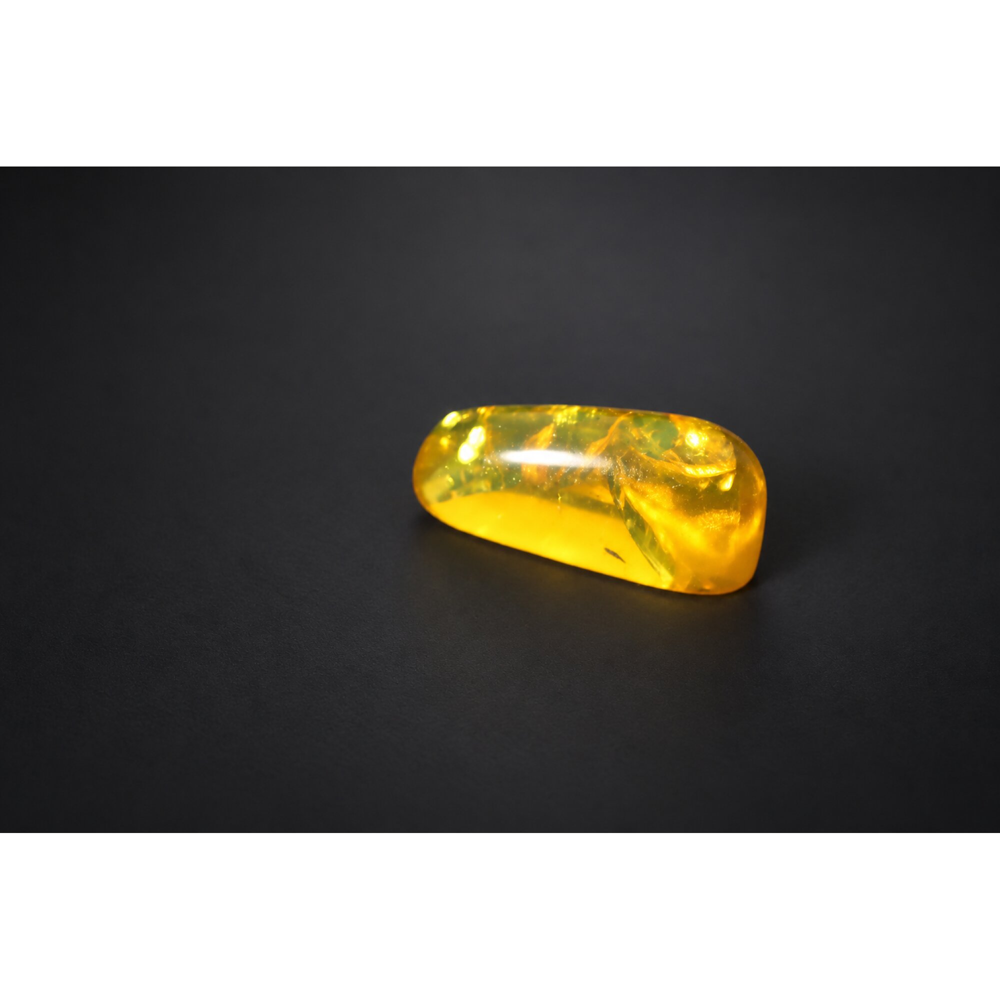 Real yellow Dominican amber Beetle stone 33mm – photo 9