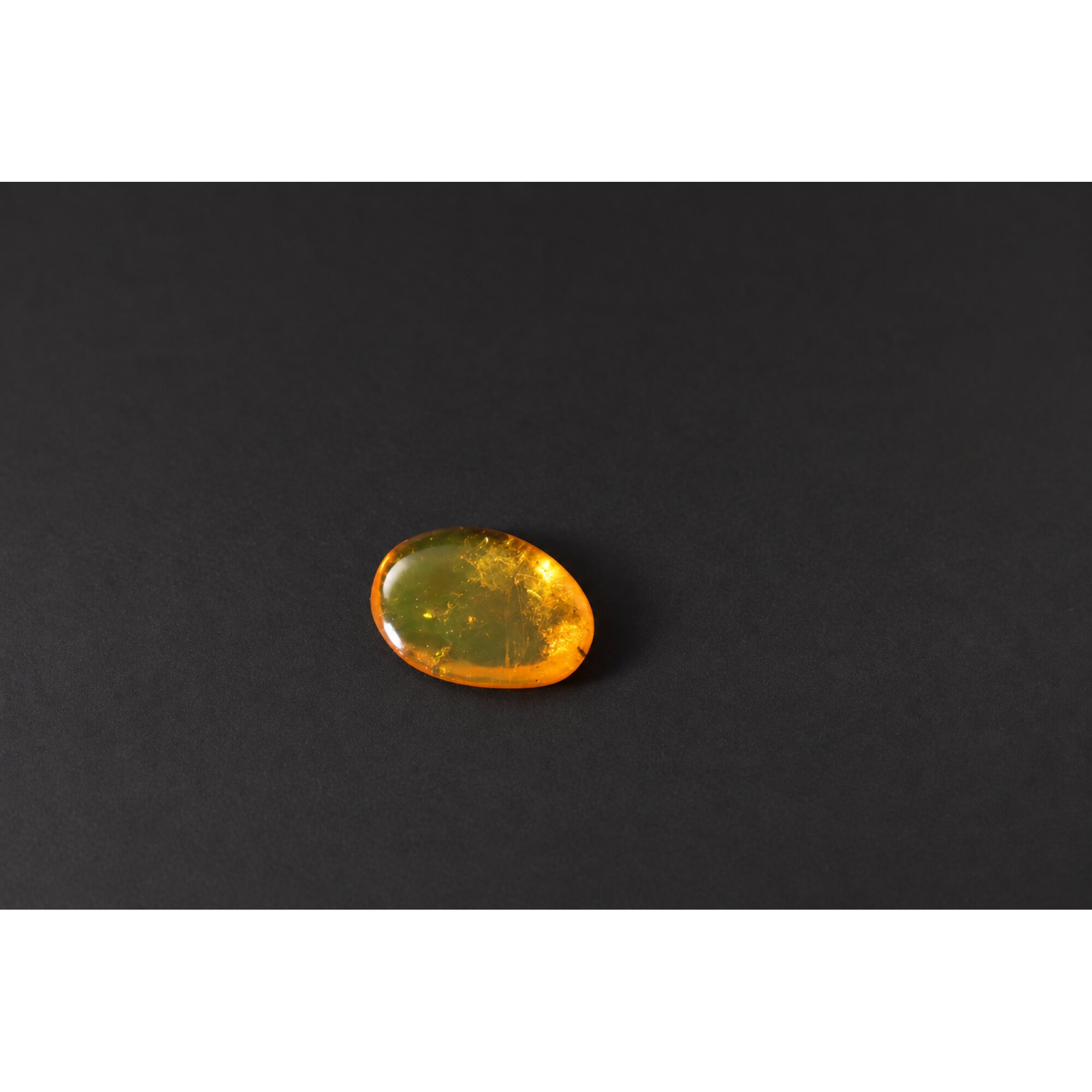 Genuine yellow Dominican amber small wasp and fly insect stone 16mm – photo 5