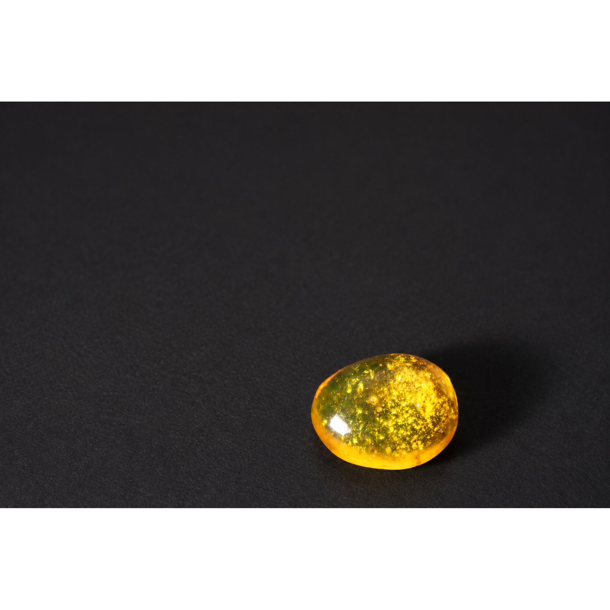 Genuine yellow Dominican amber stone Insect 19mm – photo 5