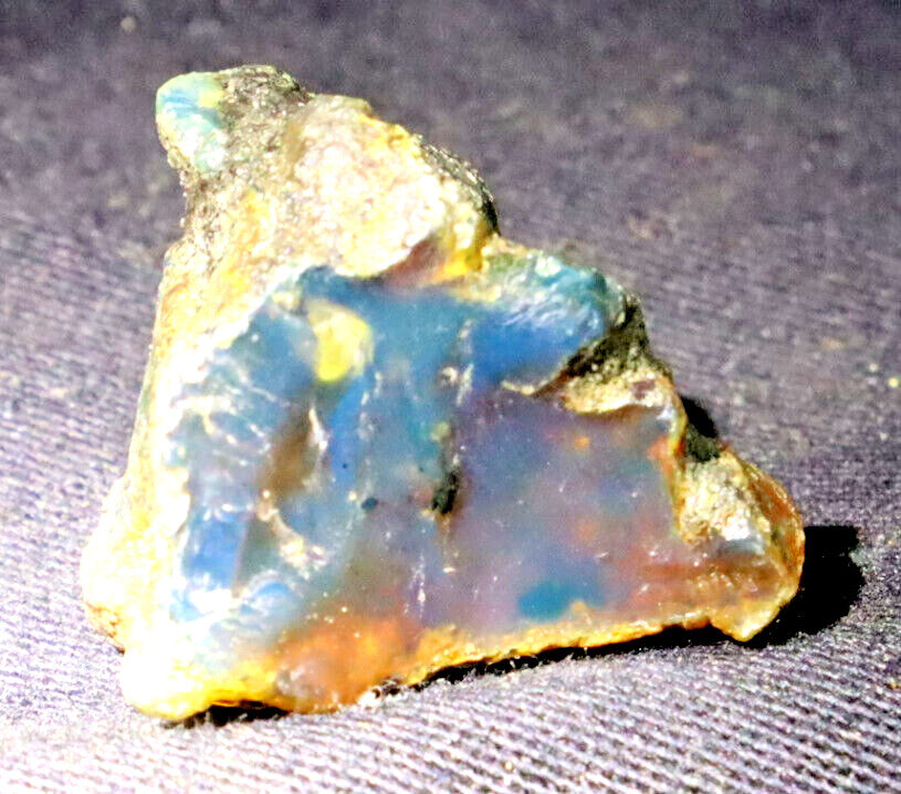 Beautiful Natural Dominican Clear Light Blue Amber Rough Specimen 24mm 6g – photo 3