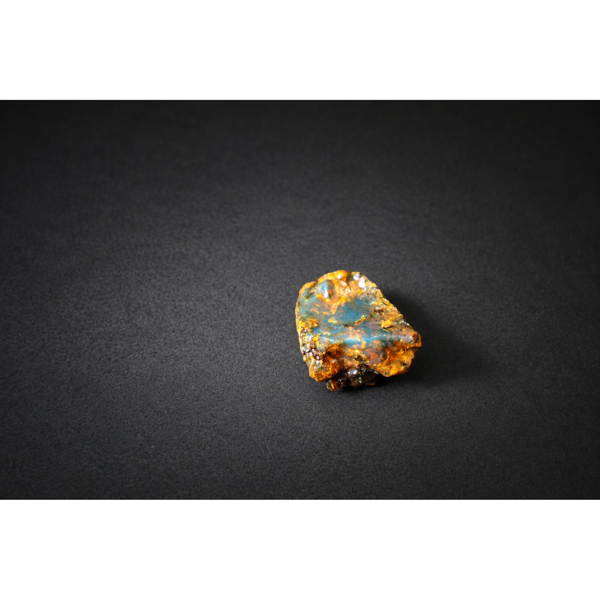 Real royal blue rough specimen Dominican amber 27mm – photo 5