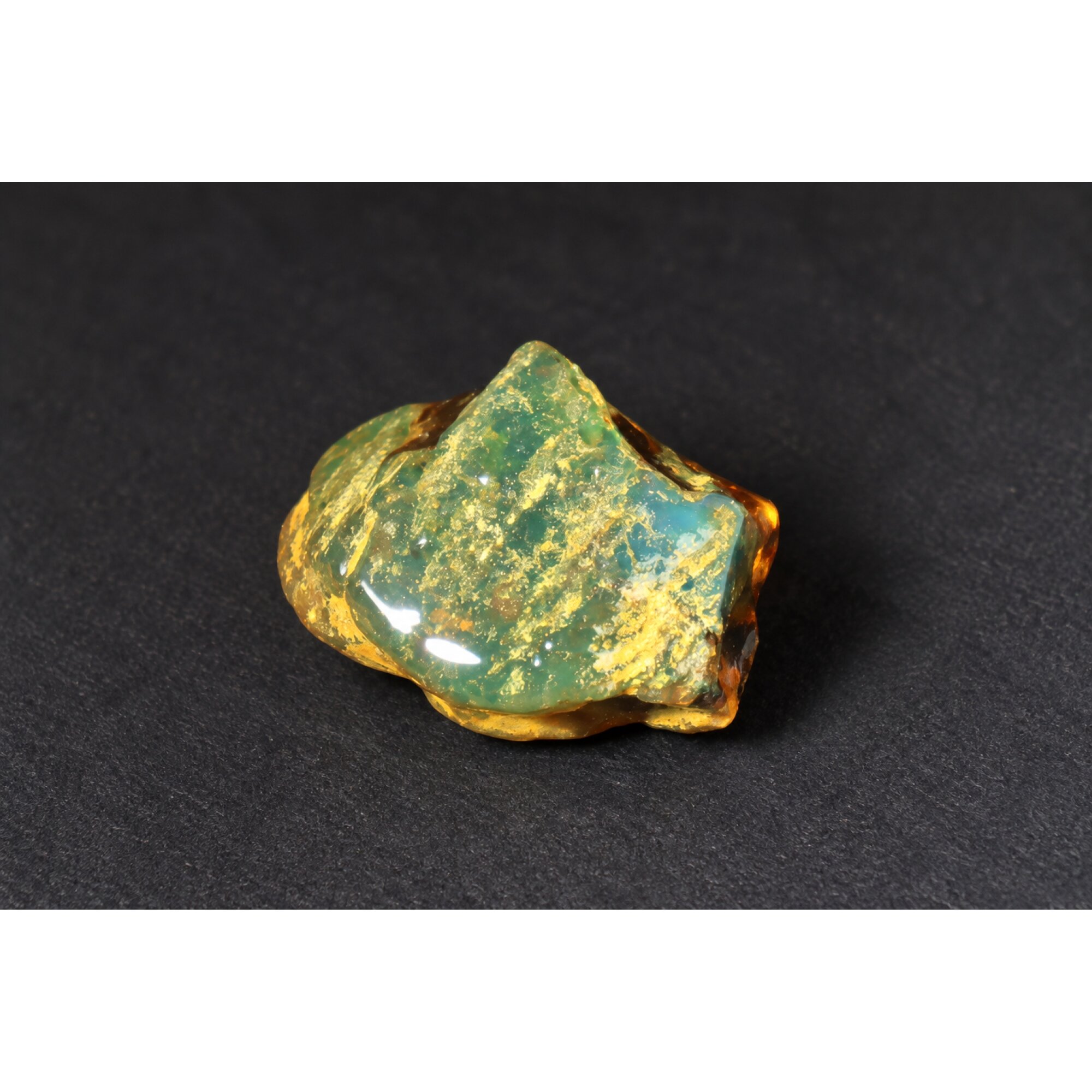 Naturally formed sky blue rough specimen Dominican amber 25mm – photo 5