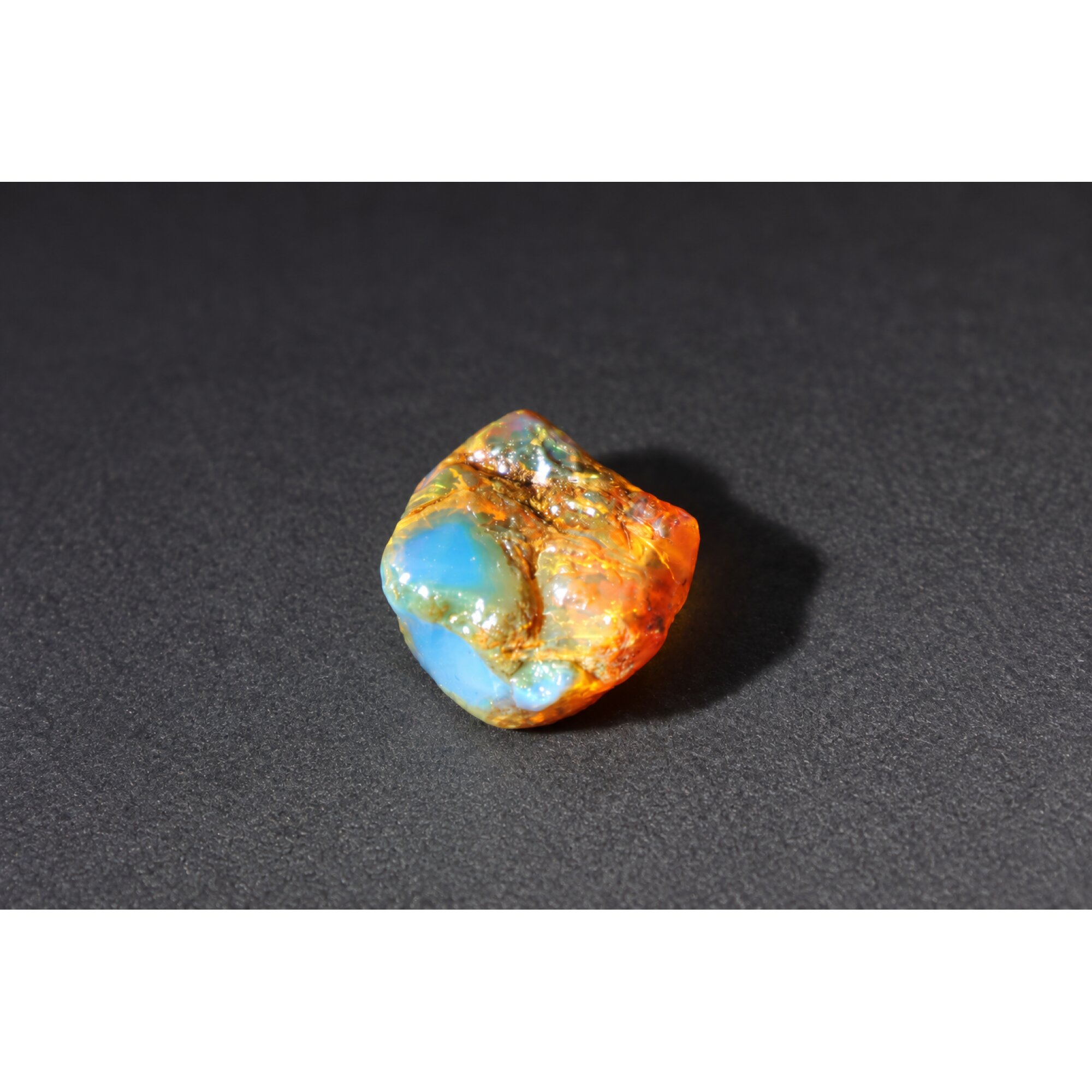 Authentic sky blue rough specimen Dominican amber 20mm – photo 12