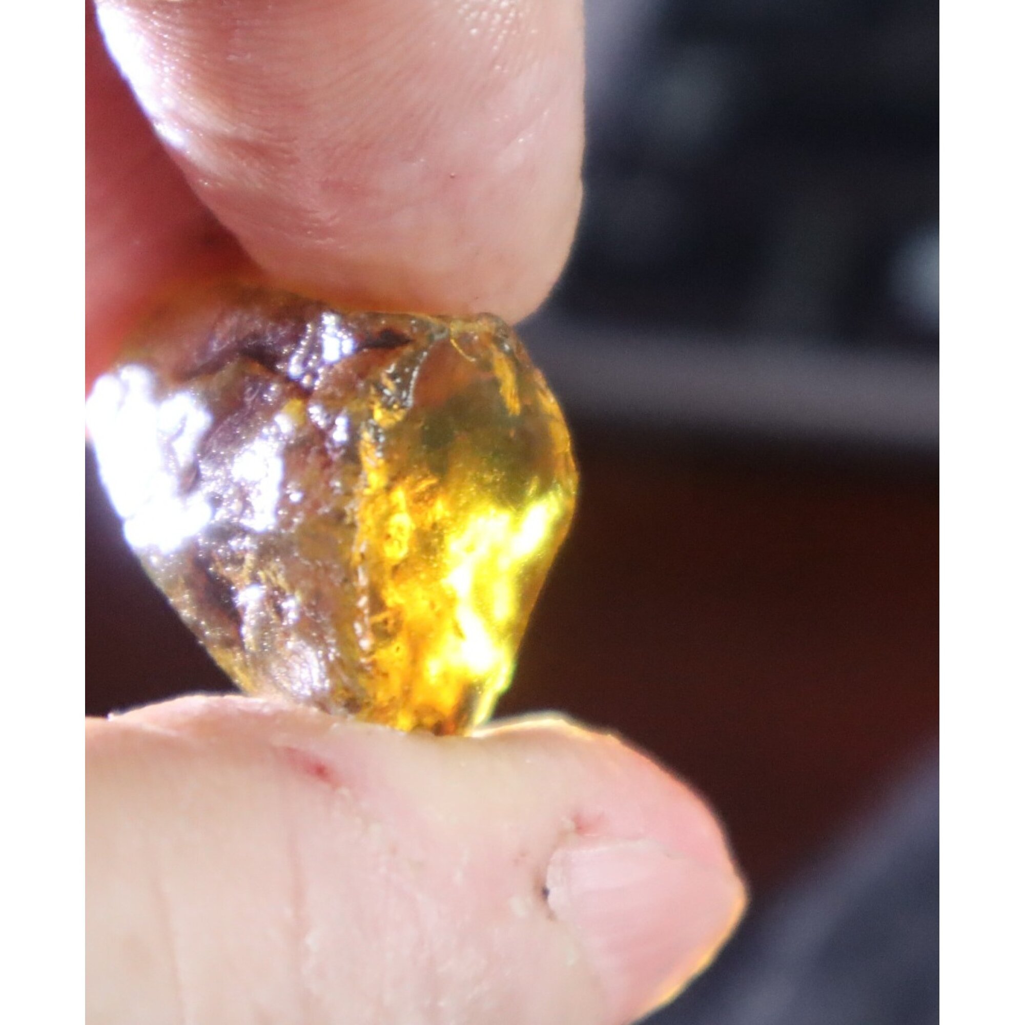 Genuine light blue rough specimen Dominican amber 25mm – photo 6