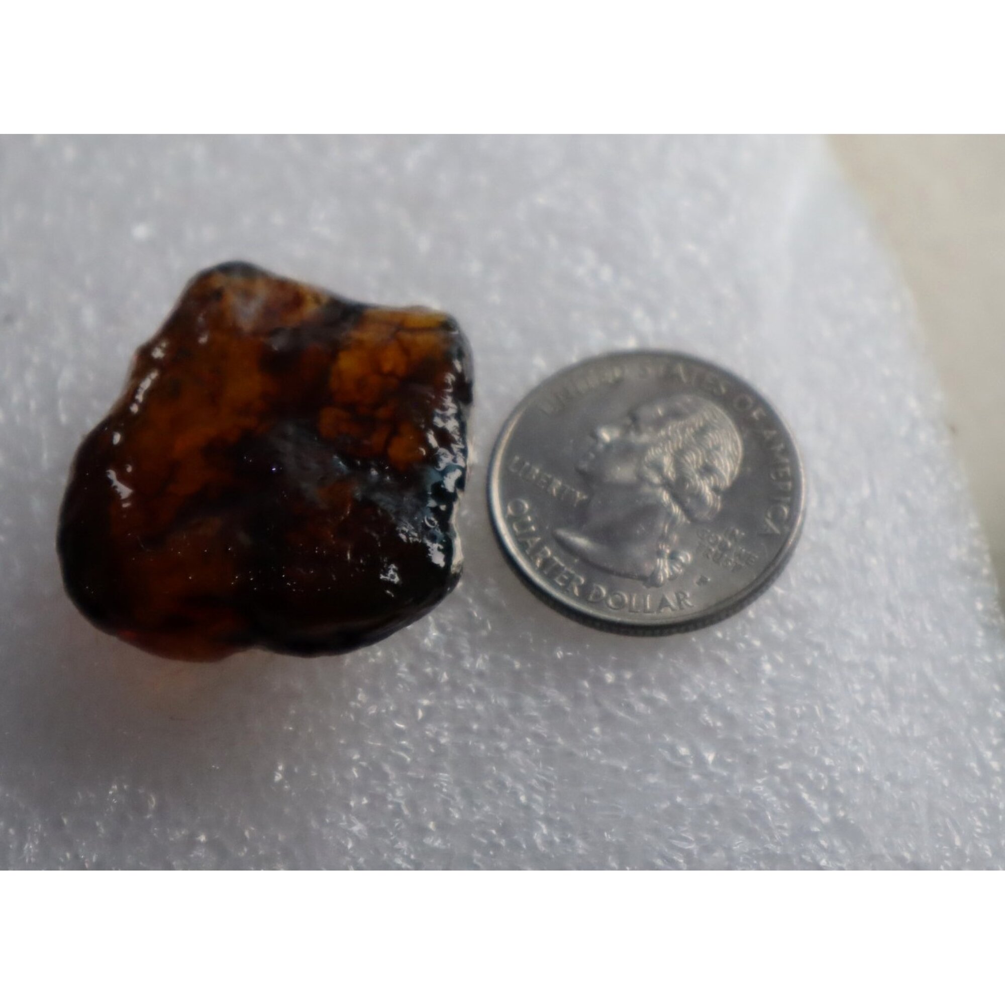 Authentic deep blue rough specimen Dominican amber 32mm – photo 9