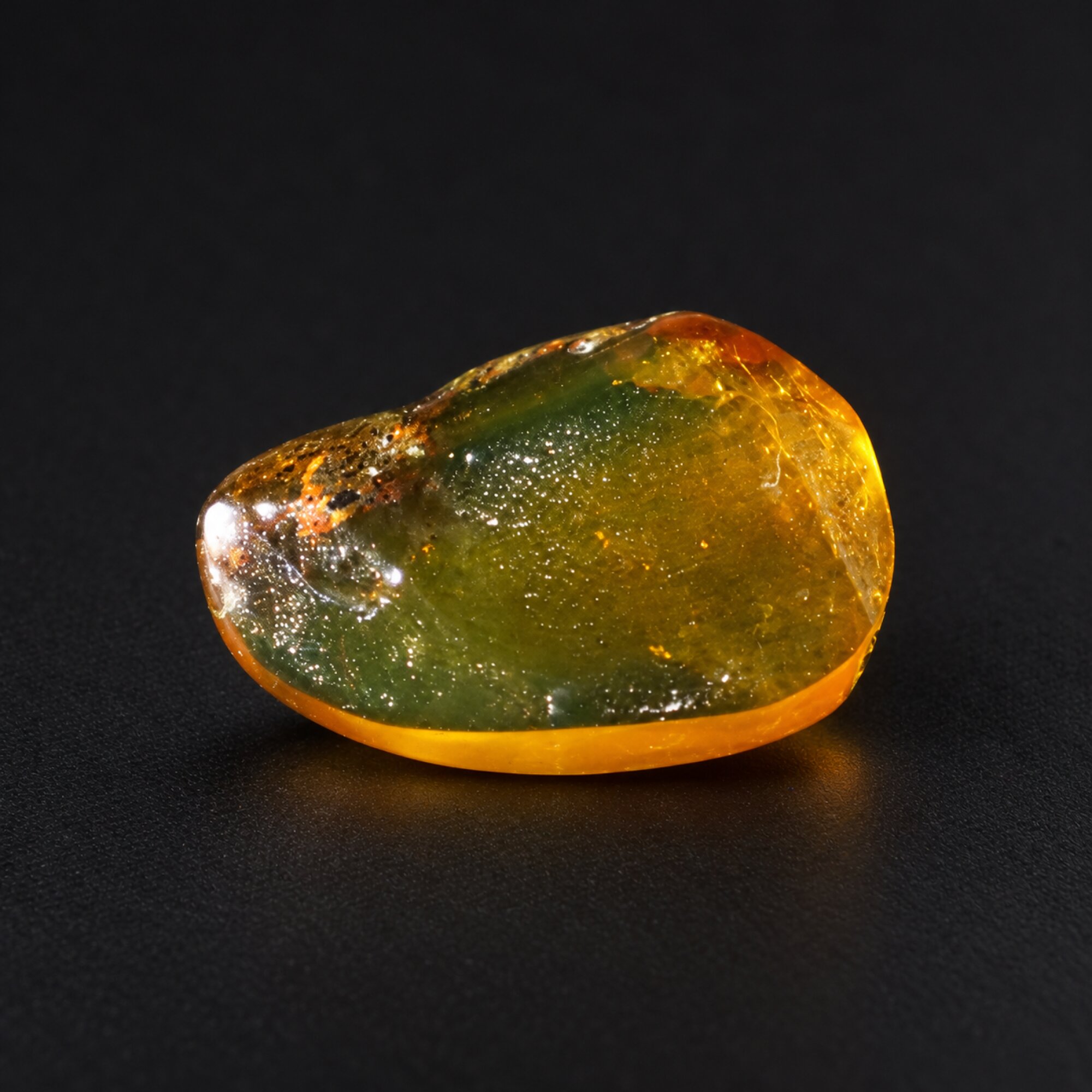 Untreated green yellow Dominican amber cabochon – photo 4