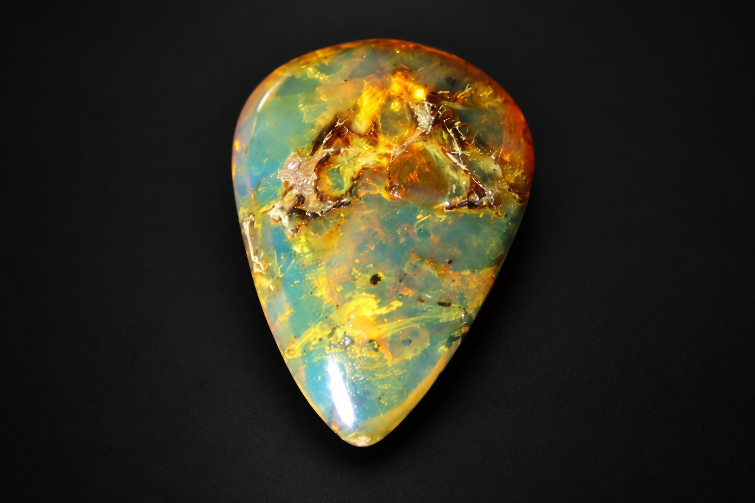 Authentic dark blue polished Dominican amber – photo 3