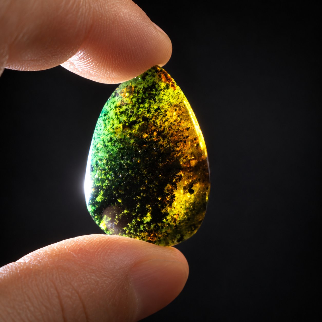 Earth mined cognac green polished Dominican amber 35mm – photo 12