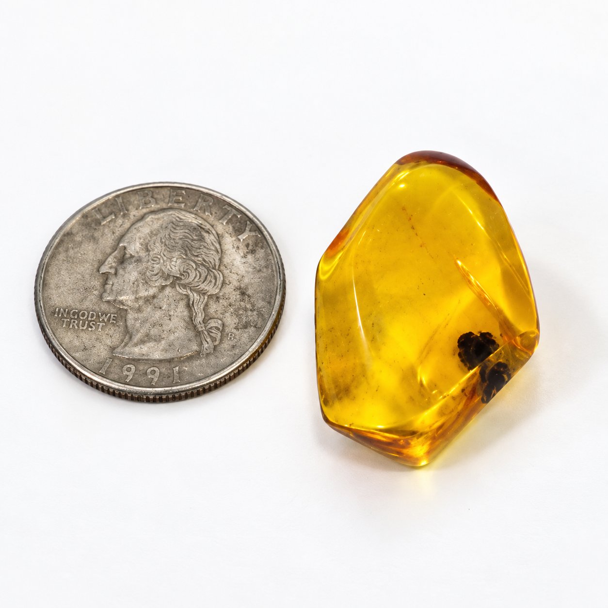 Genuine yellow green polished Dominican amber 31mm – photo 13