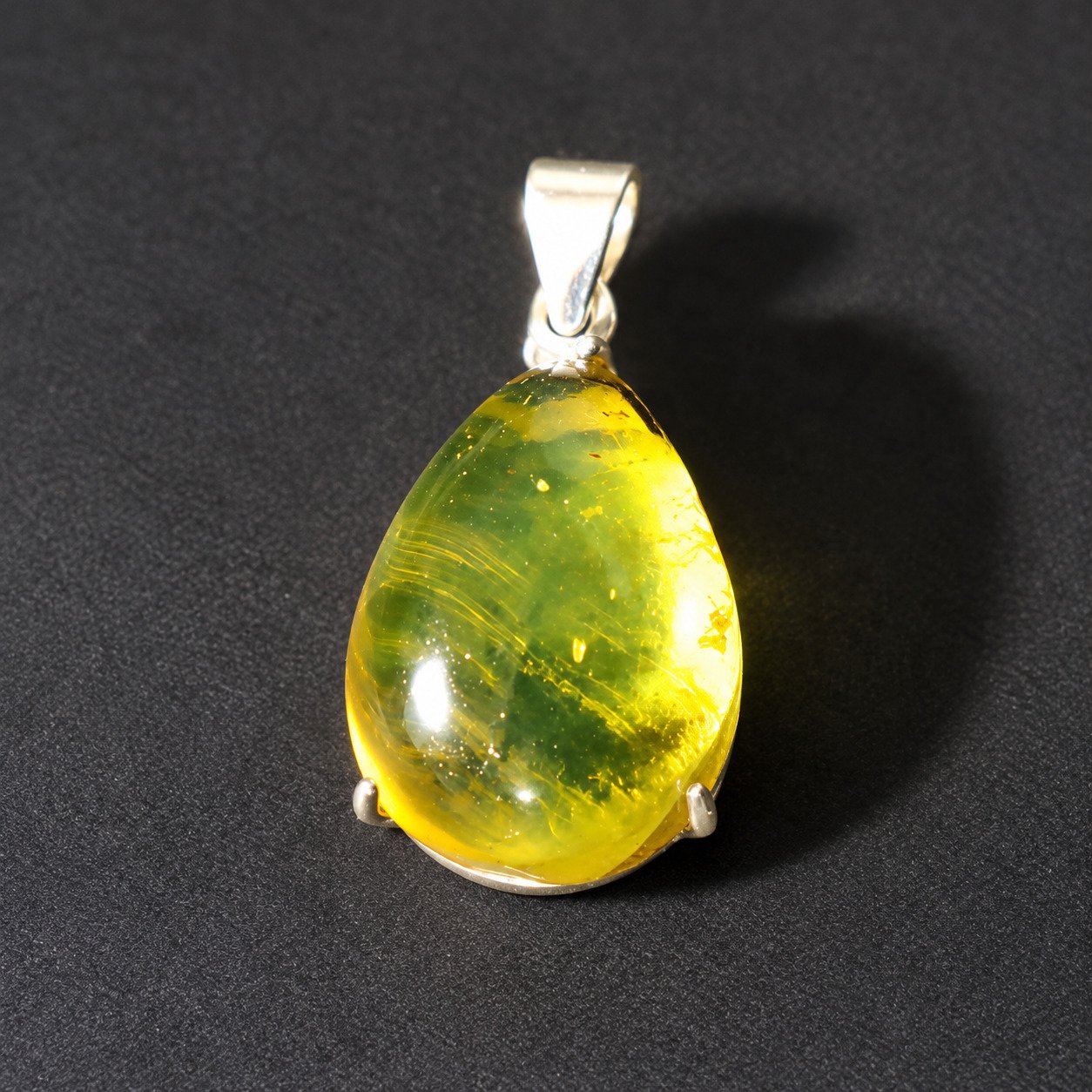 Studio made olive green Dominican amber sterling silver pendant 3.1g – photo 6