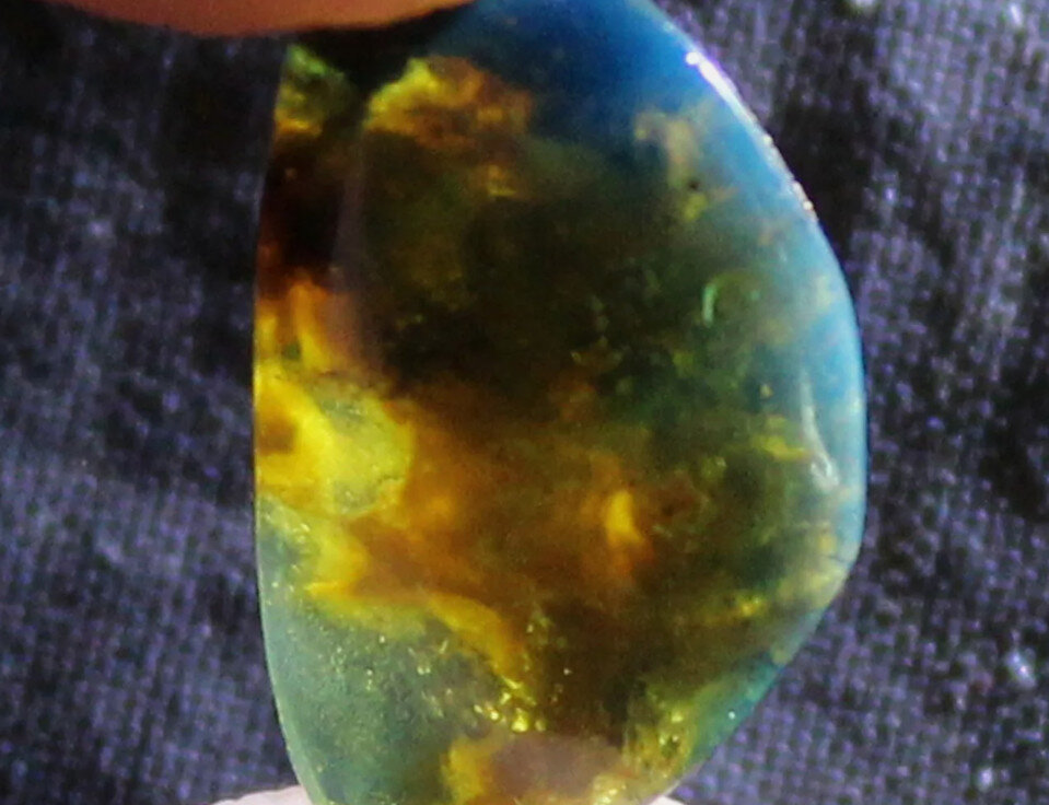 Lovely Natural Dominican Clear Blue Amber Polished Stone 17mm free drilling – photo 7