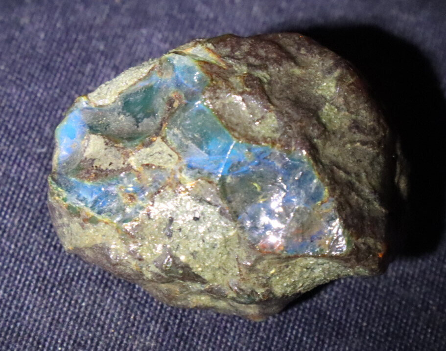Beautiful Natural Dominican Clear Green Blue Amber Rough Specimen 40mm 22g – photo 3