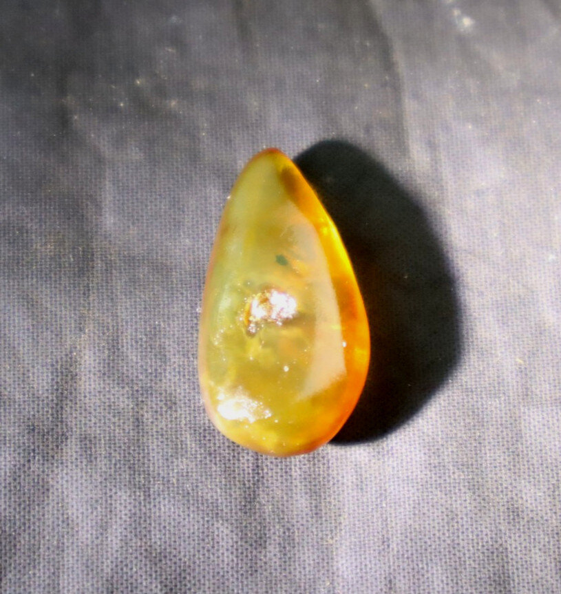 Beautiful Natural Dominican Clear Green Yellow Amber Polished Stone 24mm – photo 4