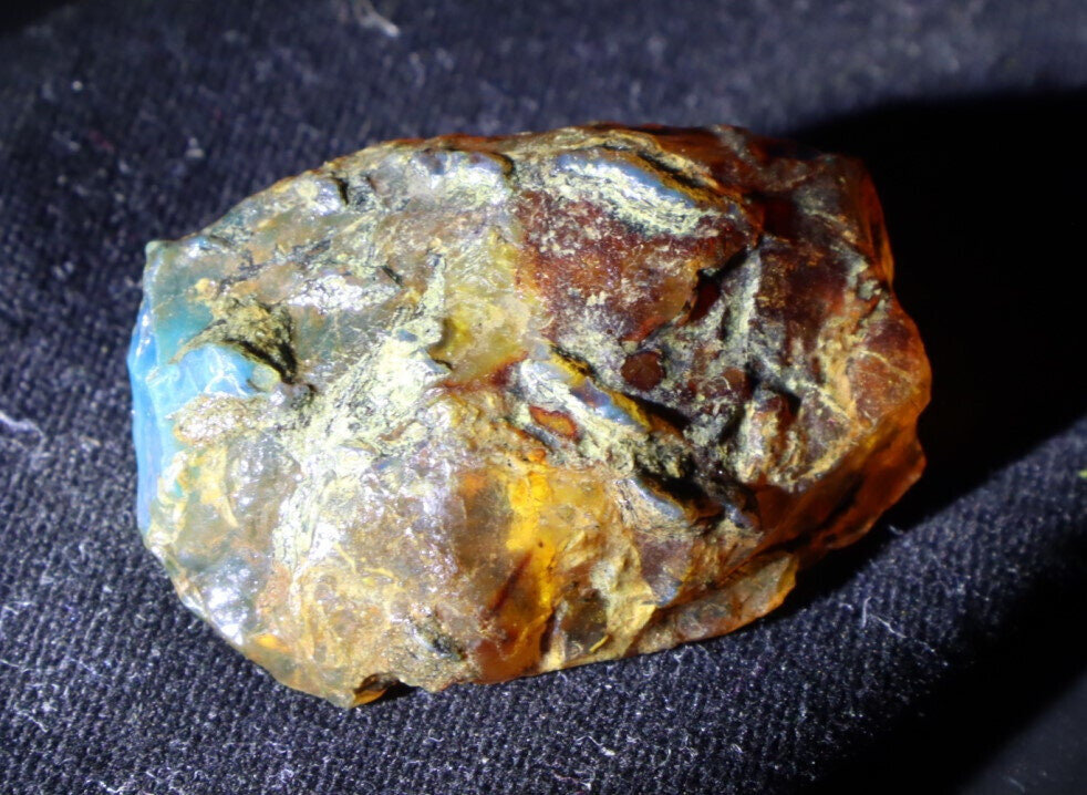 Exquisite Natural Dominican Crystal Clear Sky Blue Amber Rough Specimen 40mm 8g – photo 7