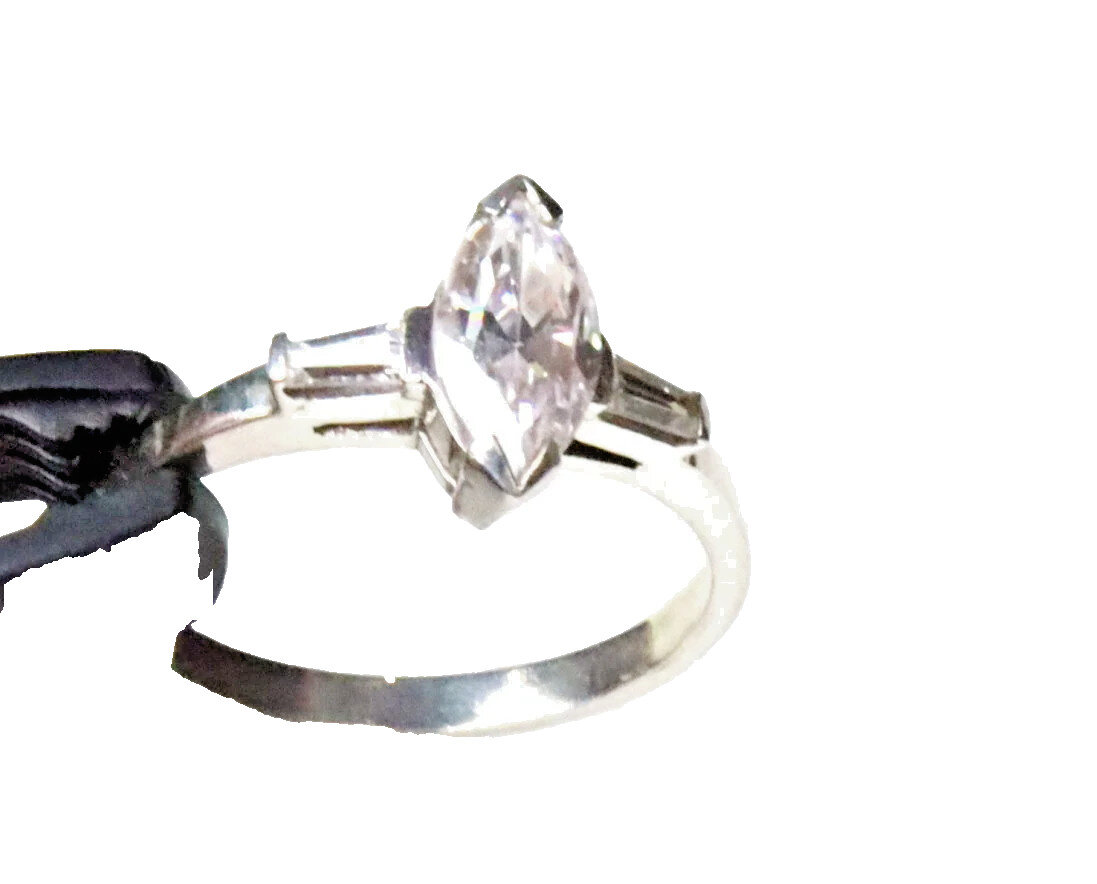 Impressive Clear White Cubic Zirconia CZ .925 Sterling Silver Ring #8.5