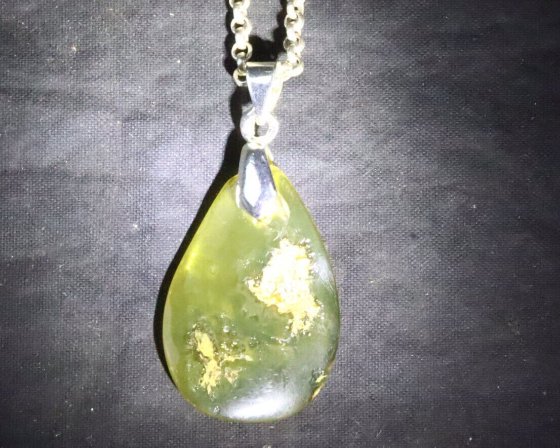 Unique Dominican genuine Natural Clear Light Green Amber Pendant 42mm – photo 5