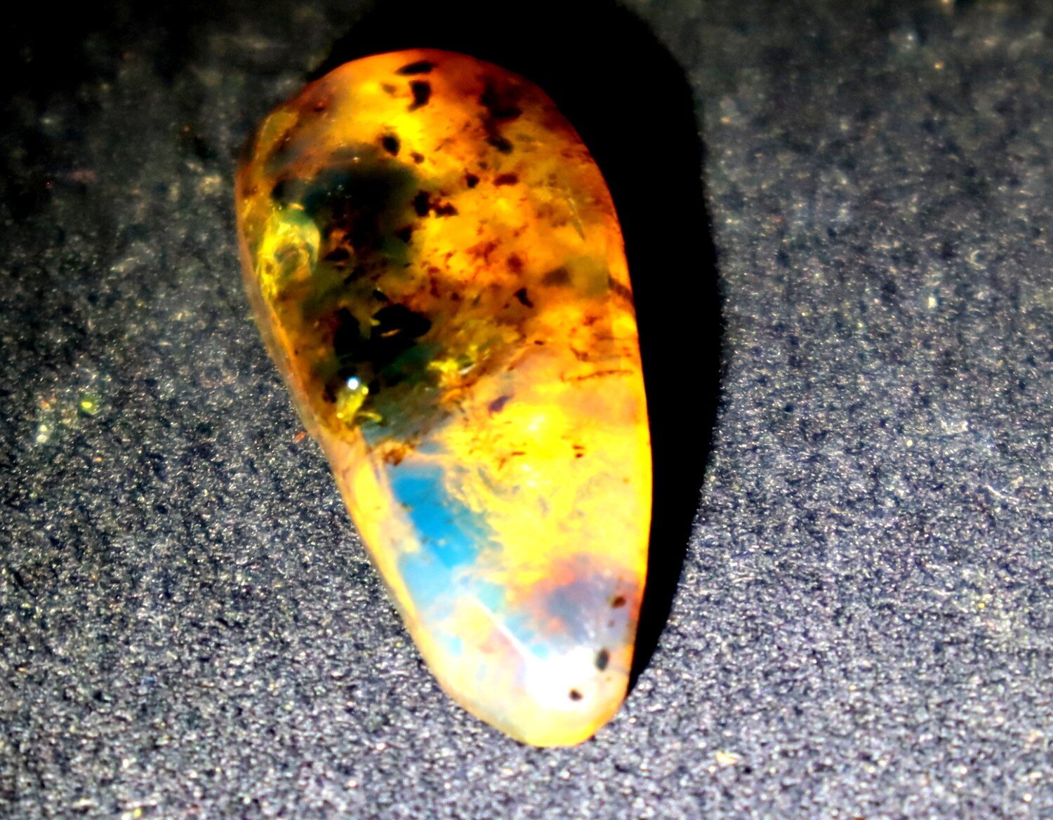 Charming Design Natural Translucent Orange Blue Amber Cabochon 30mm – photo 9