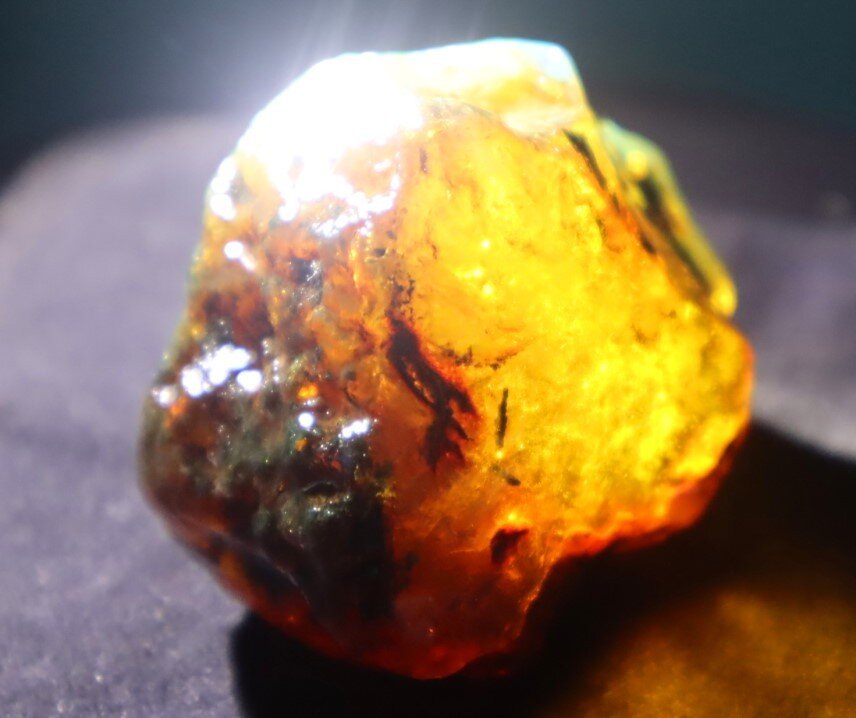 Charming Design Natural Dominican Clear Green Blue Amber Rough Specimen 50mm 26g – photo 12