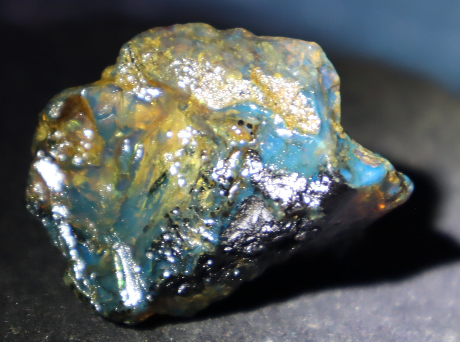 Beautiful Natural Dominican Translucent Deep Blue Amber Rough Specimen 44mm 17.3 – photo 3